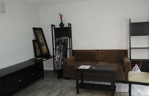 Cloverly House | Spacious 4-Bedroom Townhouse – Perfect Fall Getaway in Silver Springn34/50