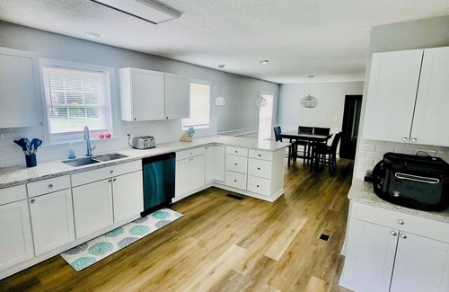 Warner Robins House | SPACIOUS 4-Bedroom 10 Mins AFB