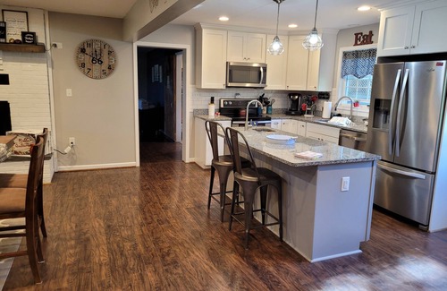 Luray House | Spacious 4 bedroom, 3 bath home with hot tub and mountain views.