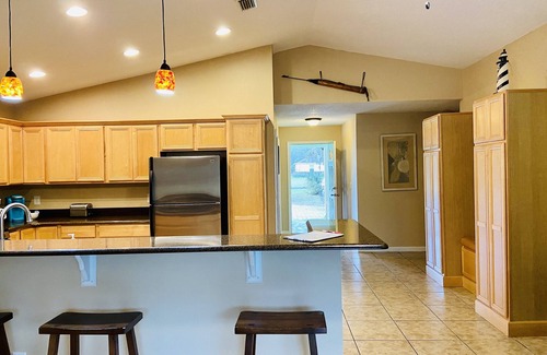 Hollister House | Spacious 4 Bedroom 3 Full Bath Easy Drive Ocala National Parks & Amazing Springs