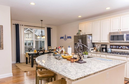Millville House | Spacious 4 bedroom 3 bathroom home in Bishop's Landing community! Outdoor Pools, Fitness Center, Playground, Shuttle, Tennis!