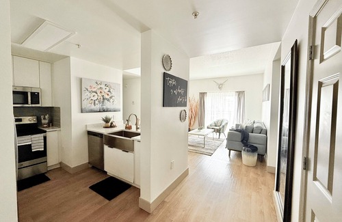 Charlotte Center City Apartment | Spacious 4-bedroom apartment with fitness room, WiFi in delightful Charlotte