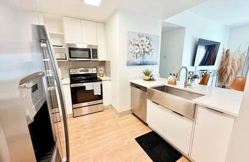 Charlotte Center City Apartment | Spacious 4-bedroom apartment with fitness room, WiFi in delightful Charlotte