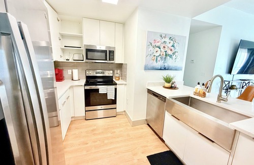 Charlotte Center City Apartment | Spacious 4-bedroom apartment with fitness room, WiFi in delightful Charlotte