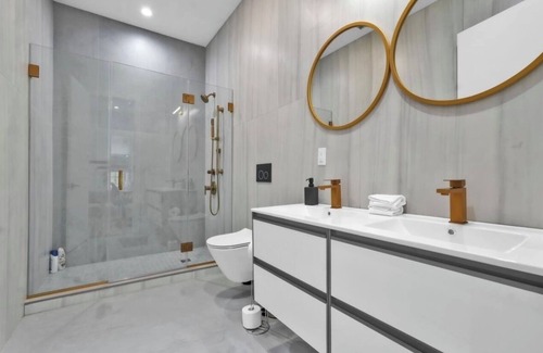 Bedford-Stuyvesant Apartment | Spacious 4-bedroom apartment in charming Brooklyn with WiFi, AC