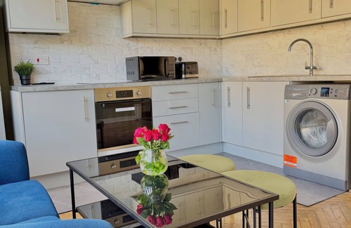 King's Cross Apartment | Spacious 4-bedroom Apartment 3 Mins Walk from King's Cross St. Pancras London