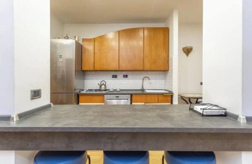 Gianicolense Apartment | Spacious 4 bedroom Apartment near St. Peter's Basilica