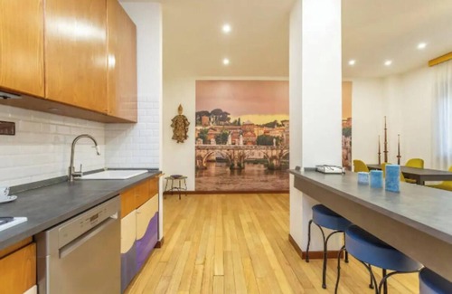 Gianicolense Apartment | Spacious 4 bedroom Apartment near St. Peter's Basilica