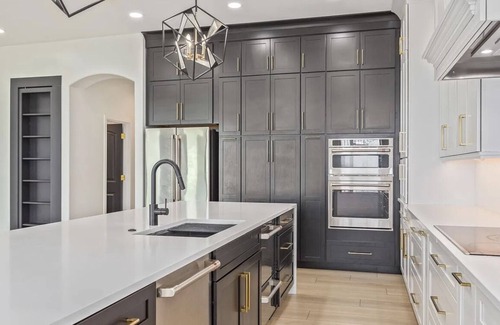 Goodyear House | Spacious 4-bedroom estate with fitness room, WiFi in charming Goodyear.
