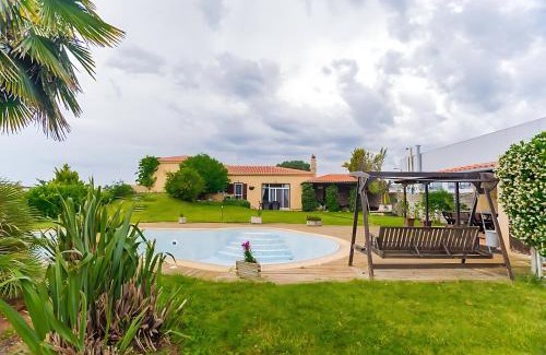 Alexandroupoli Villa | Spacious 4 bedroom Luxury Villa with Lush Gardens Close to City & Beach