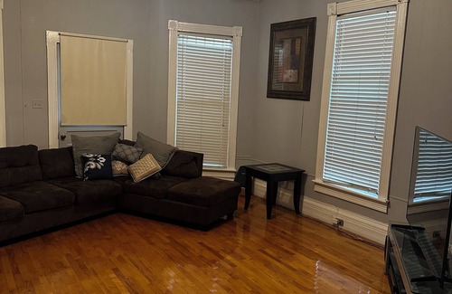 Birmingham House | Spacious 4 bedroom house in charming Birmingham with AC, WiFi