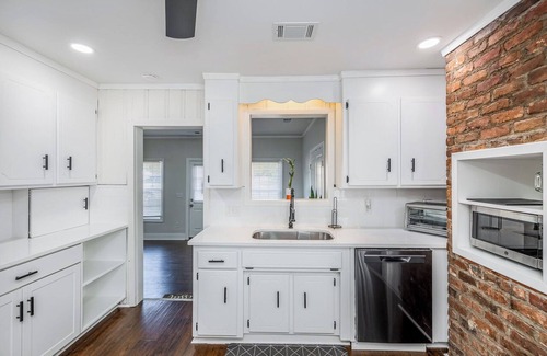 Conestee House | Spacious 4-bedroom house in charming Greenville with WiFi, AC