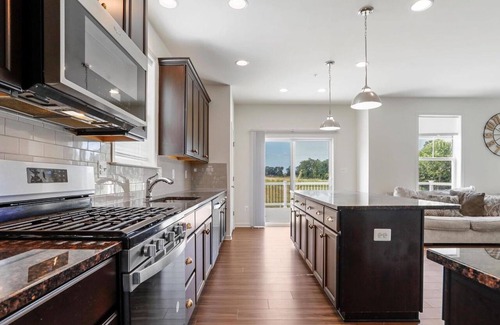 St. James House | Spacious 4-bedroom house in wonderful Hagerstown with AC, WiFi