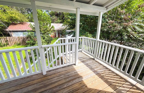 Petersburg House | Spacious 4-bedroom house in charming Petersburg