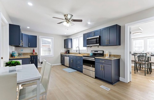 Portsmouth House | Spacious 4-bedroom house in amazing Portsmouth with WiFi