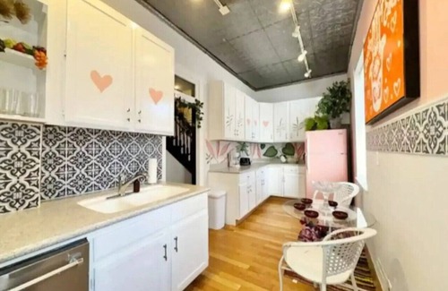 Weehawken Apartment | Spacious 4 bedroom home with NYC Views and FREE Parking