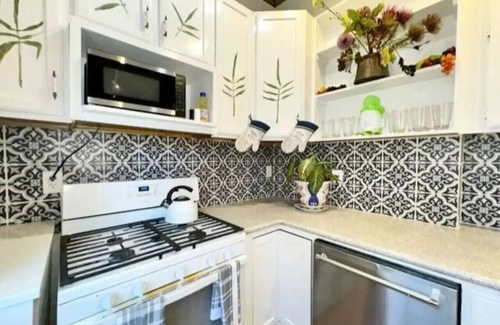 Weehawken Apartment | Spacious 4 bedroom home with NYC Views and FREE Parking