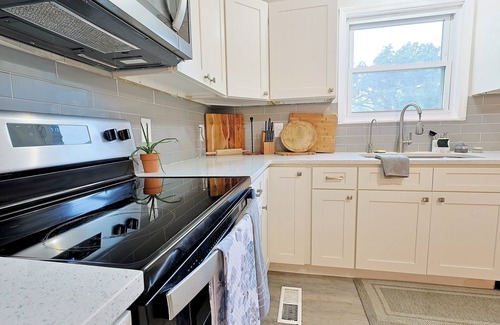 Knoxville House | Spacious 4 Bedroom House Close to Downtown