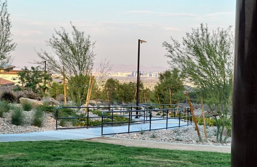 Las Vegas House | Spacious 4-bedroom house with Strip Views 20 Minutes from Strip