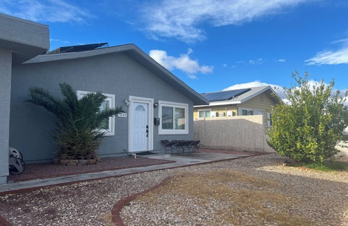 Whitney Villa | Spacious 4-bedroom home with refreshing pool. AC and WiFi in vibrant Las Vegas