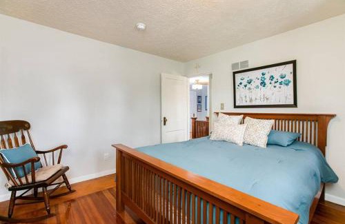 Northeast South Bend Apartment | Spacious 4-Bedroom Home 1 Mile to Notre Dame Stadium