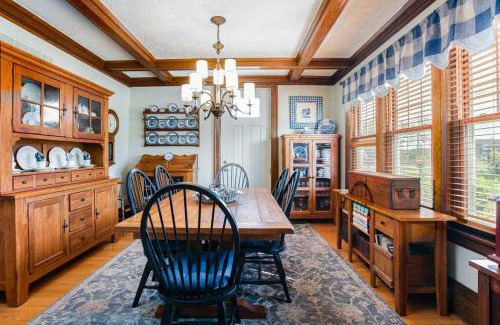 Northeast South Bend Apartment | Spacious 4-Bedroom Home 1 Mile to Notre Dame Stadium