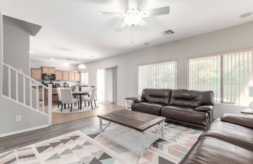Royal Ranch House | Spacious 4 Bedroom Home with Pool/Game room