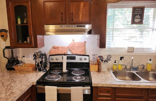 Beaumont House | Spacious 4-bedroom house in brilliant Beaumont with AC, WiFi