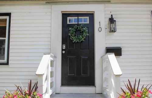 Portland House | Spacious 4-bedroom house in Portland walking distance to heart of downtown