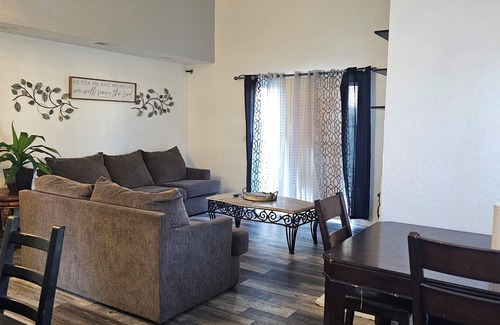 Stockton House | Spacious 4-bedroom house with AC, WiFi in enjoyable Stockton