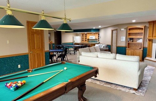 Umber View Heights House | Spacious 4-bedroom house in serene Stockton with lake views
