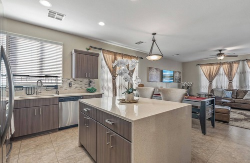 Surprise House | Spacious 4-bedroom house in delightful Surprise with WiFi, AC close to downtown