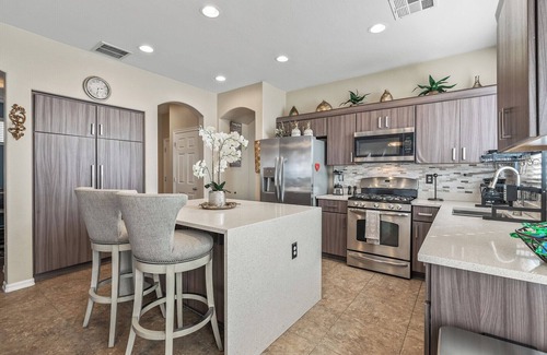 Surprise House | Spacious 4-bedroom house in delightful Surprise with WiFi, AC close to downtown