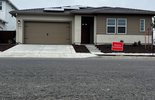 Woodland House | Spacious 4-bedroom house with WiFi and AC in welcoming Woodland CA