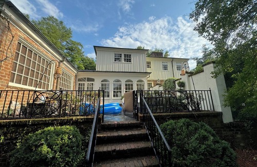 Summerville House | Spacious 4-bedroom House in best neighborhood in Augusta. 1.5 miles to course