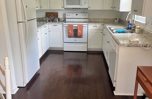 Belmont Historic District House | Spacious 4-bedroom house in charming Belmont with WiFi and AC