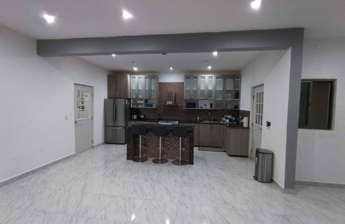Alfredo V. Bonfil House | Spacious 4-bedroom house with 2 pools, AC in enchanting Cancún