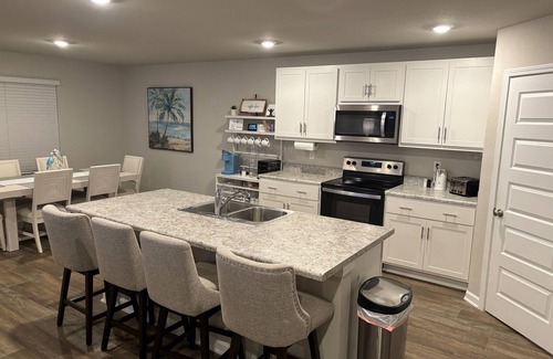 Foley House | Spacious 4-bedroom house with WiFi and AC in lovely Foley