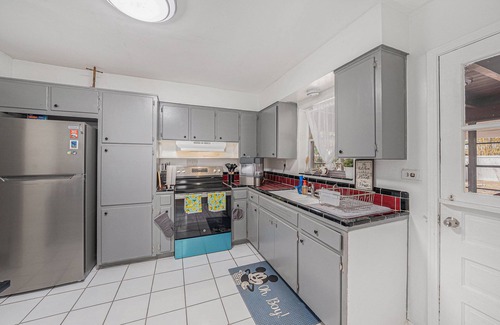 Davis Islands House | Spacious 4-bedroom house in Splendor of Severn Davis Islands!