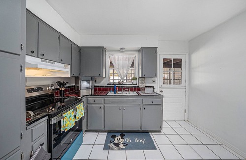 Davis Islands House | Spacious 4-bedroom house in Splendor of Severn Davis Islands!