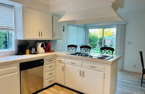 Baldwin Park House | Spacious 4-bedroom house in beautiful Baldwin Park with WiFi, AC