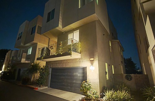 Baldwin Park House | Spacious 4-bedroom townhome in Baldwin Park