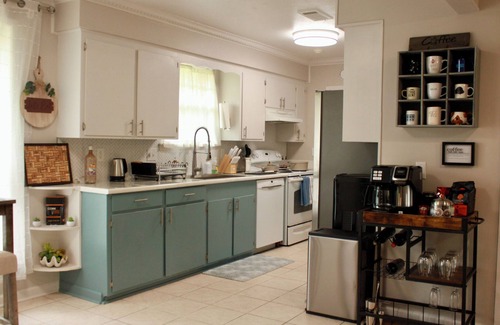 Highlands - Perkins House | Spacious 4-bedroom 2.5 bathroom haven in Baton Rouge near LSU Campus/hospitals