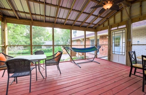 Highlands - Perkins House | Spacious 4-bedroom 2.5 bathroom haven in Baton Rouge near LSU Campus/hospitals
