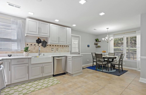 Church Street House | Spacious 4-bedroom house in charming Fayetteville with WiFi, AC