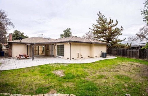 Merced House | Spacious 4 bedroom