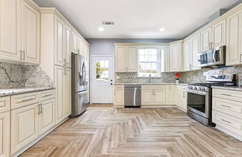 Gentilly House | Spacious 4-bedroom house in wonderful New Orleans with WiFi, AC