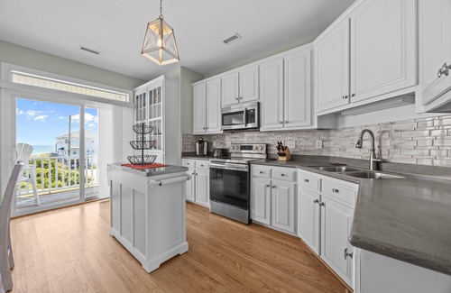 North Topsail Beach House | Spacious 4 Bedroom w/ Ocean Views, Dock & Kayak Launch. 2 Min Walk 2 Beach
