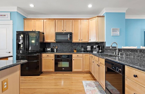 West Ocean City House | 🏖️ Spacious 4-Bedroom Bay Ct Townhome in West Ocean City, perfect for family getaways!🏖️