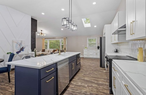 Brookhaven House | Spacious 4-Bedroom Vacation Home with Wi-Fi & Fenced Yard – in Raleigh, NC